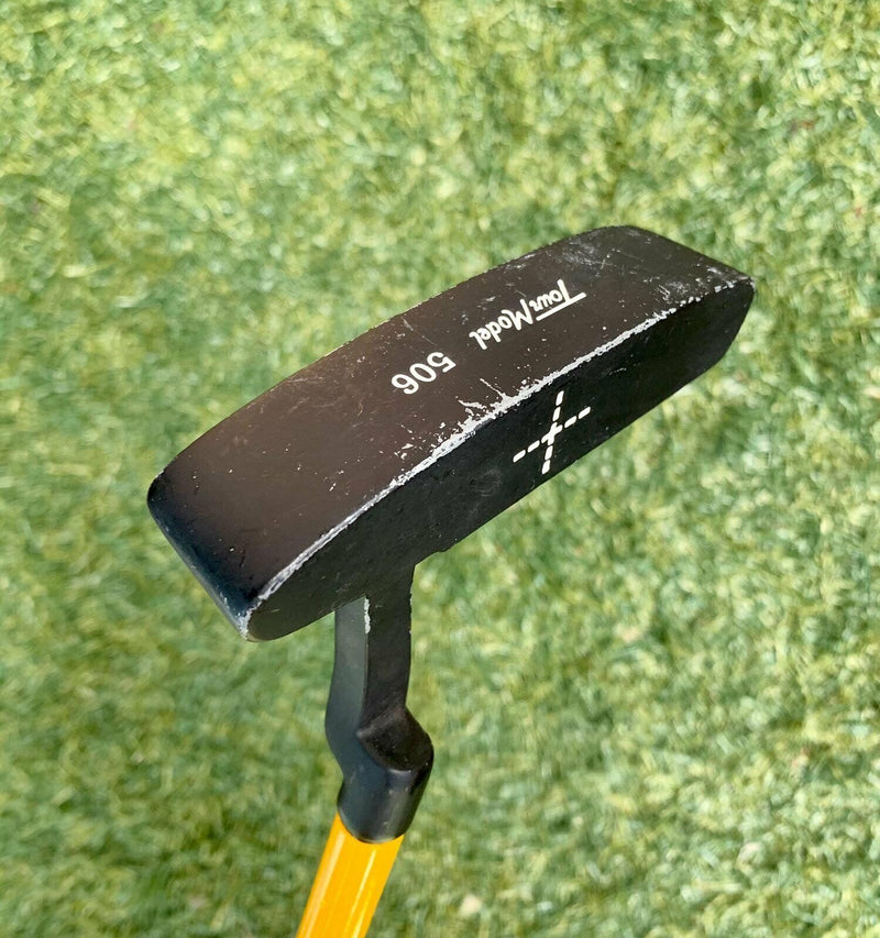 Momentus Golf Tour Model 506 Weighted Training Putter, RH, 35” No H/C- Nice
