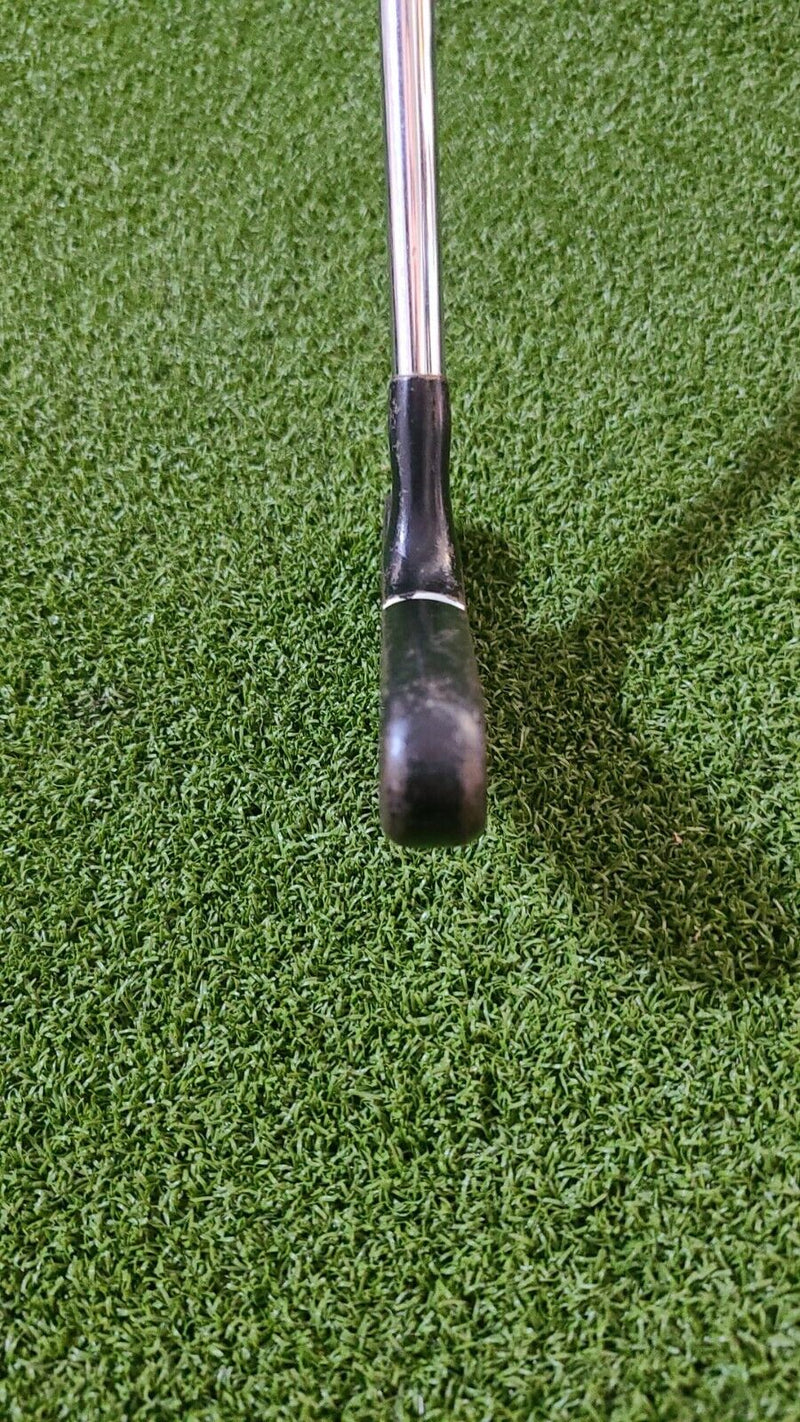 Dunlop Black Max 3 Putter, RH, 35.5", Stock Steel Shaft And Grip- Fair Condition